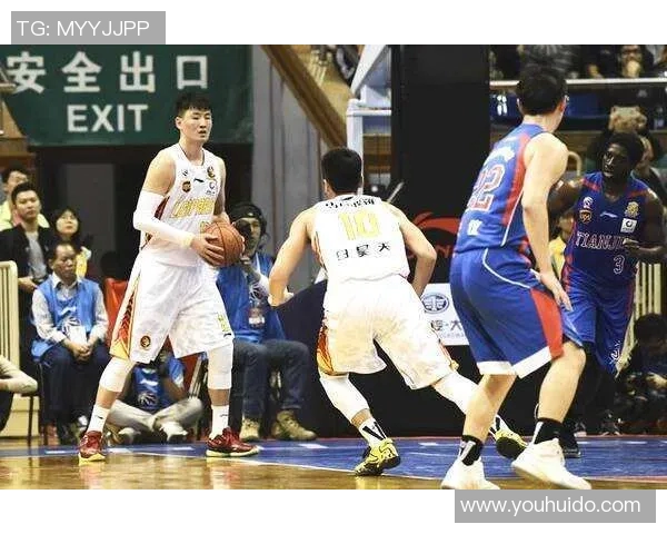 深圳篮球队以94分领跑世界锦标赛积分榜展现强劲实力