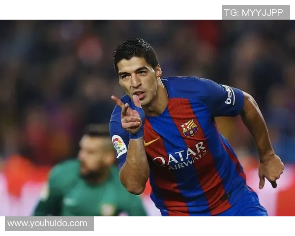 八强足球明星的辉煌历程与传奇时刻揭秘