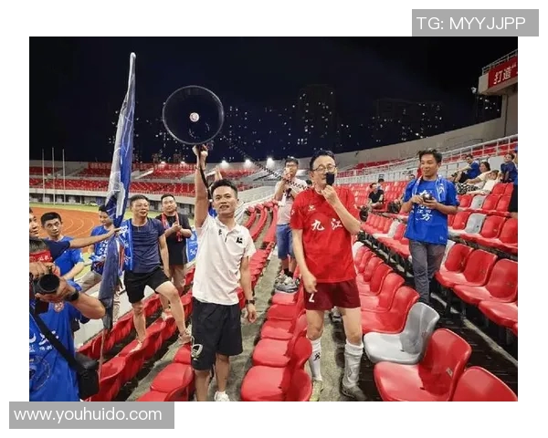 欧洲足球明星亲临中国展现风采引发球迷热潮与期待